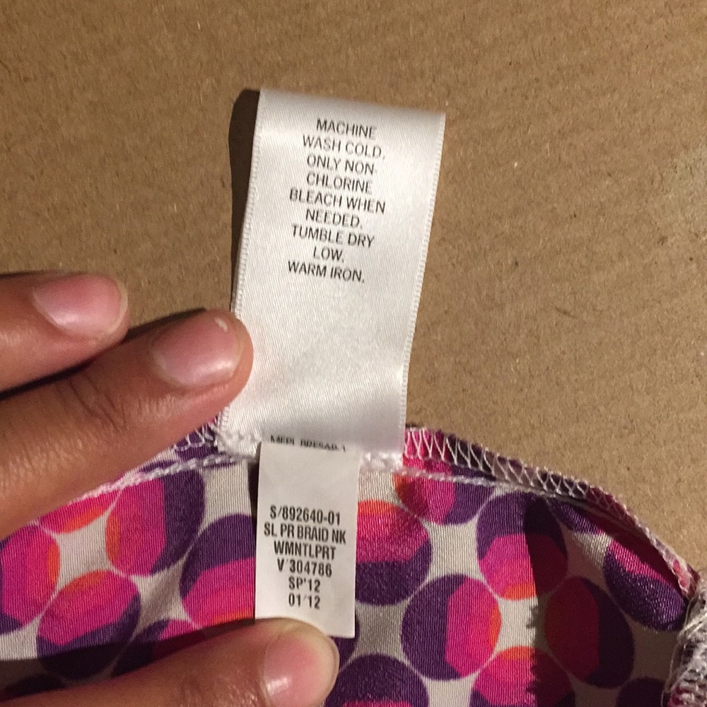 Geometric Floral Scoop Neck Sleeveless Blouse - Picture 7 of 7